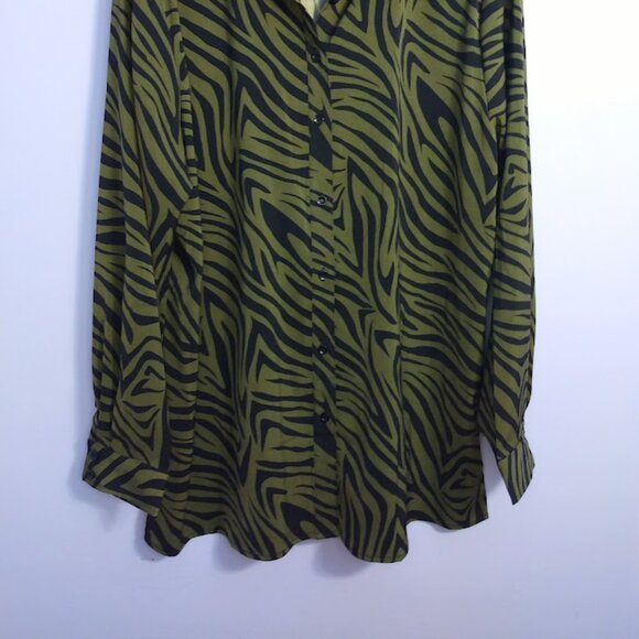 Susan Graver Green/Black Zebra Print Button Up Blouse Shirt Peachskin Stretch LG - Picture 2 of 9